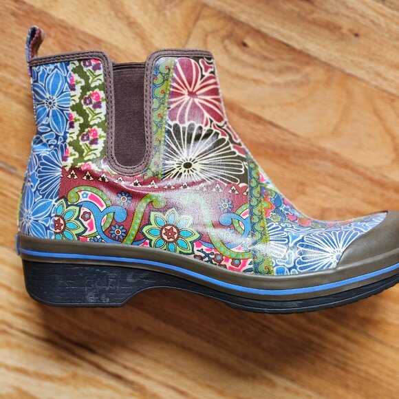 Dansko rain booties. Great pattern. - Picture 3 of 7